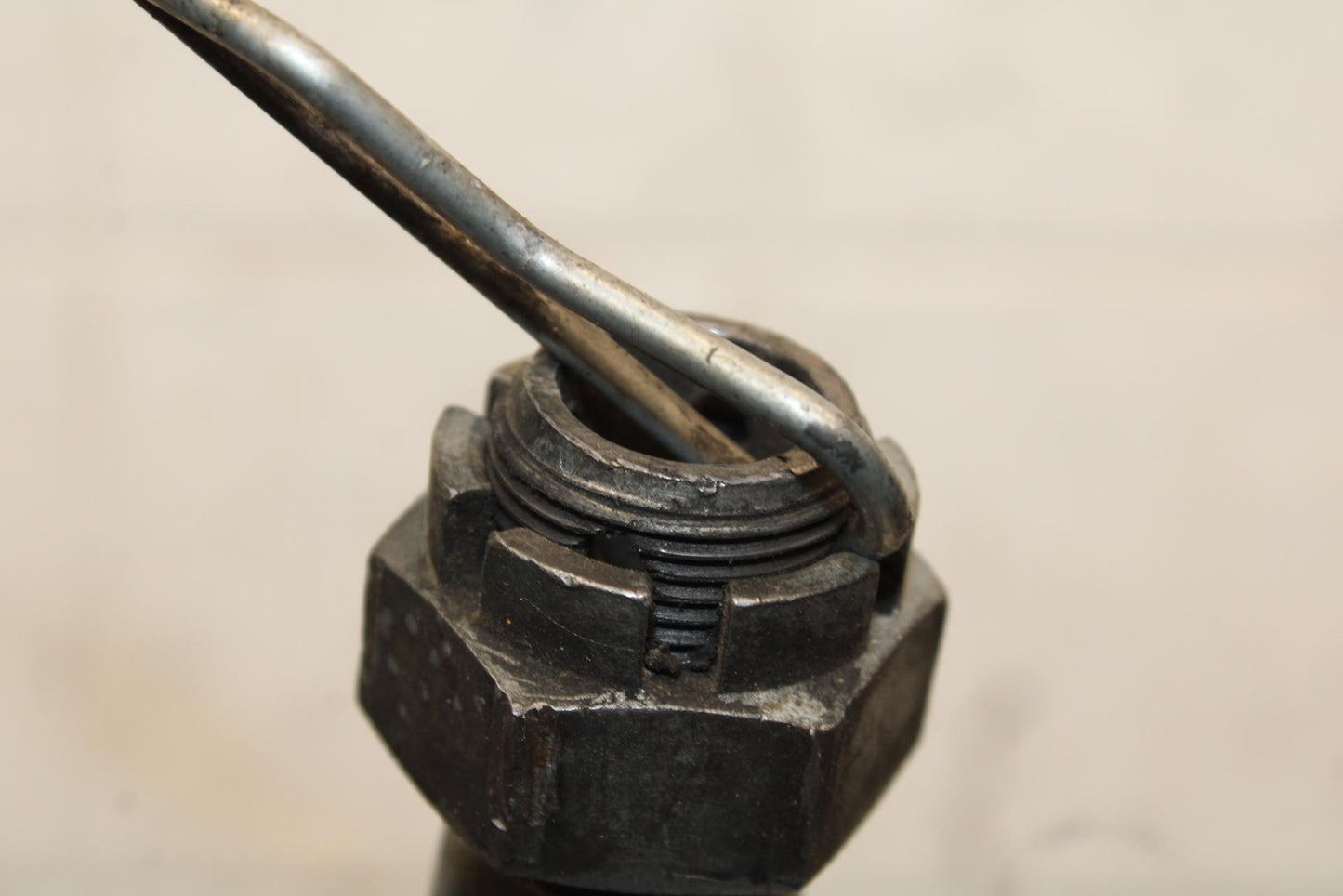 2000 Kawasaki Ninja ZX12R ZX1200A REAR AXLE BACK WHEEL RIM PIVOT BOLT AXEL BB565