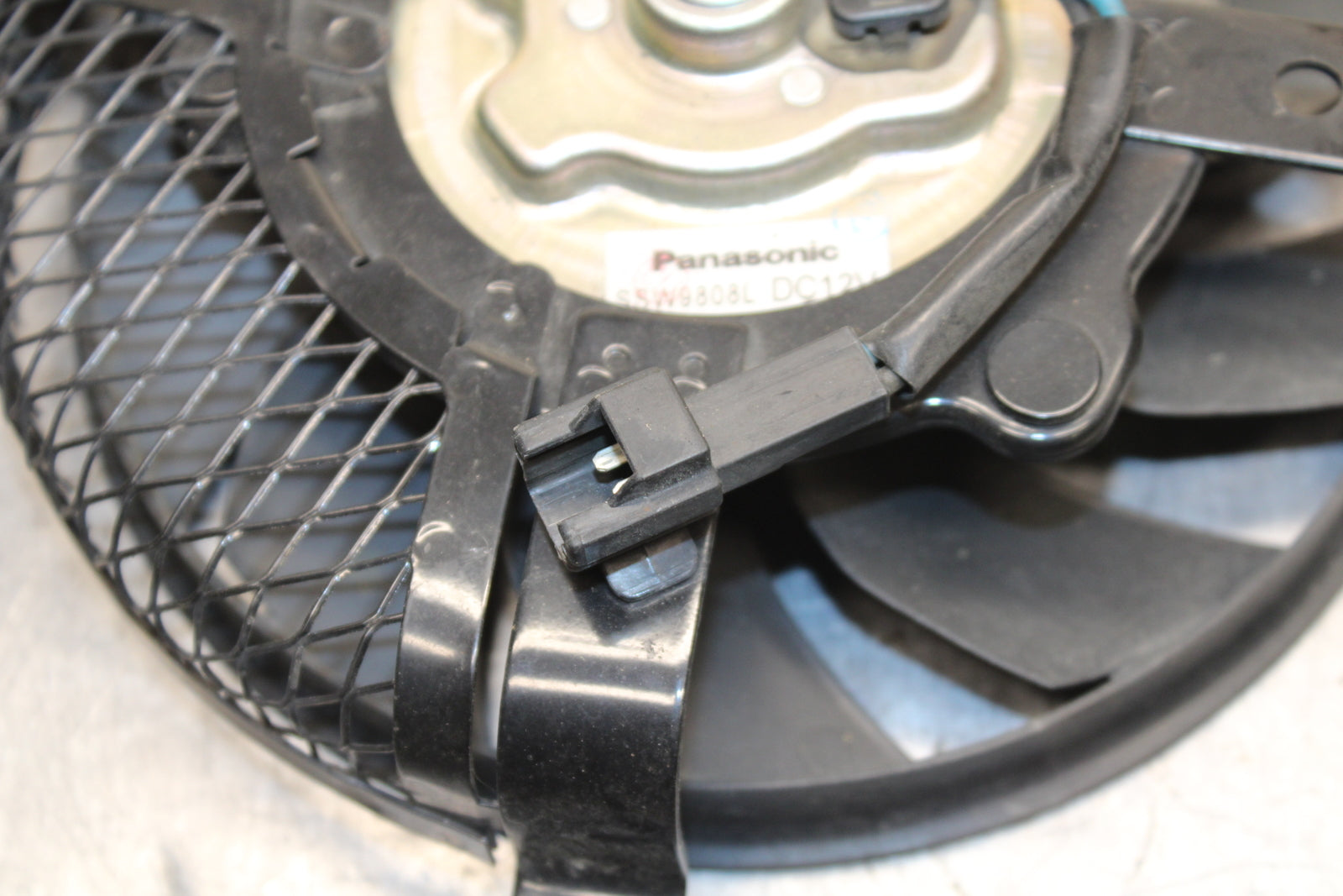 08-10 SUZUKI GSXR750 ENGINE RADIATOR COOLING FAN BB127