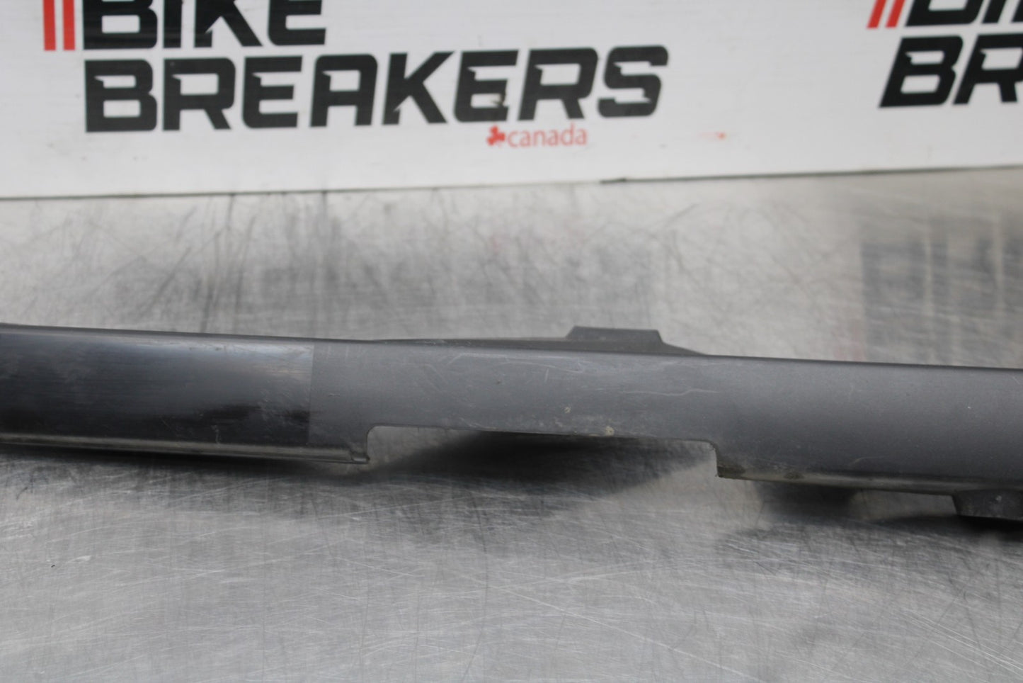 07 SUZUKI GSXR1000 REAR BACK DRIVE CHAIN GUARD COVER SHIELD BB770