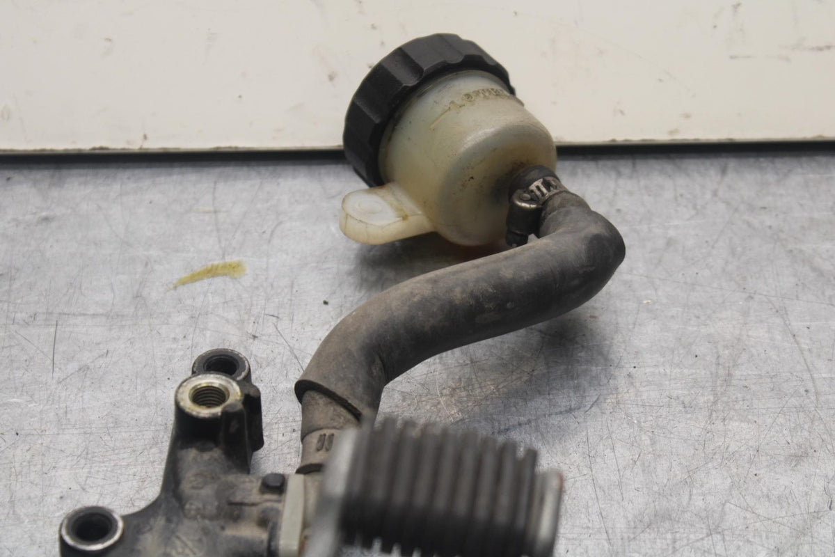 1988 Yamaha FZ600 RIGHT REARSET REAR SET DRIVER FOOT PEG REST STOP BB601