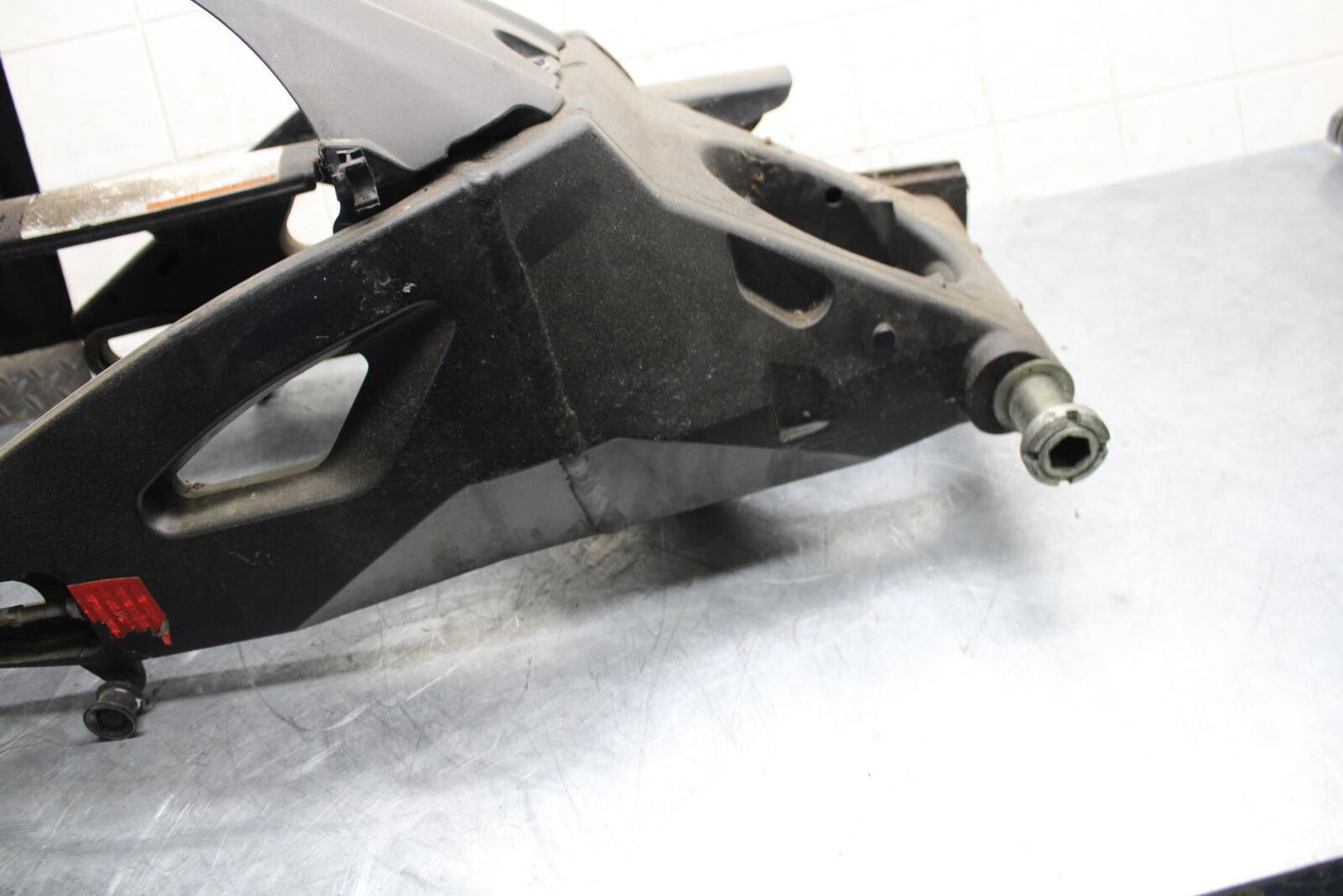 2008 Suzuki GSXR1000 SWINGARM BACK SUSPENSION SWING ARM 61000-21H00-YAP BB519