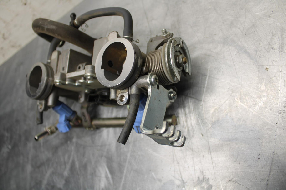 17-23 SUZUKI GSXR 250 GSX250RL8 MAIN FUEL INJECTORS / THROTTLE BODIES BB490