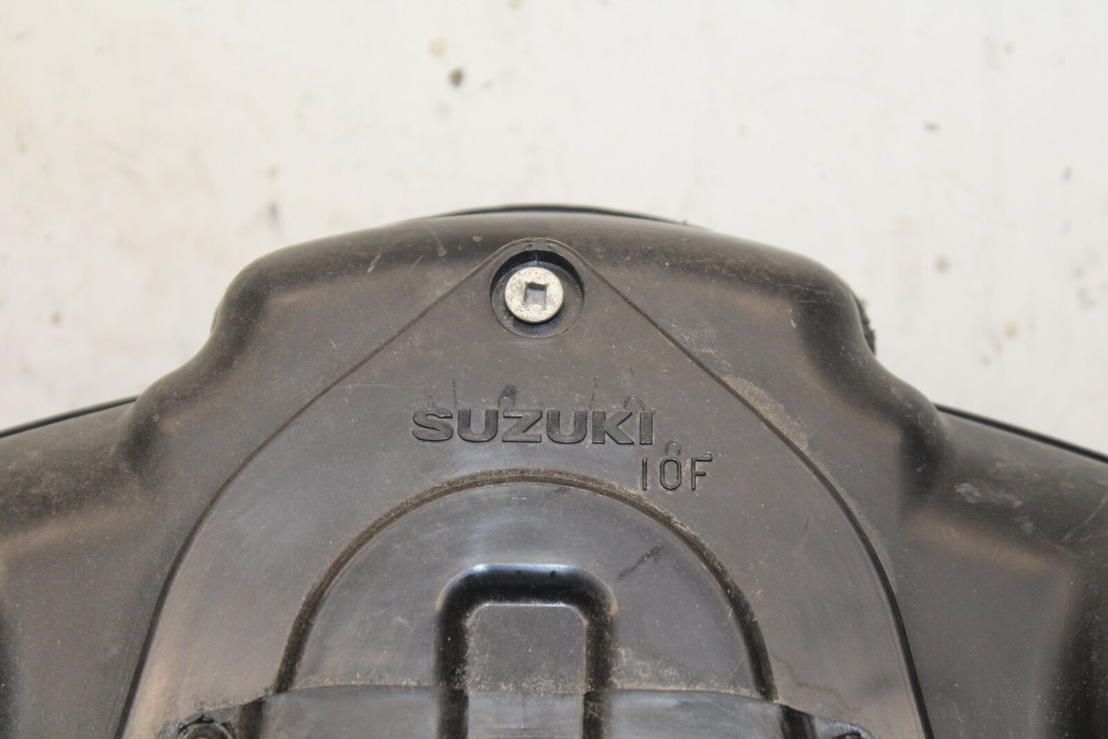 05-09 SUZUKI BOULEVARD C90 AIRBOX AIR INTAKE FILTER BOX BB692