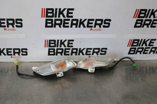 09 KAWASAKI CONCOURS 14 ZG1400B REAR TURN SIGNAL LIGHT INDICATORS PAIR SET BB875