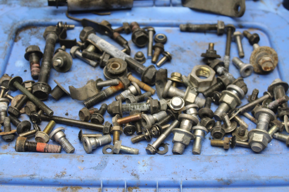 98 KAWASAKI NINJA ZX6 MOUNTING BOLTS HARDWARE SCREWS BB870