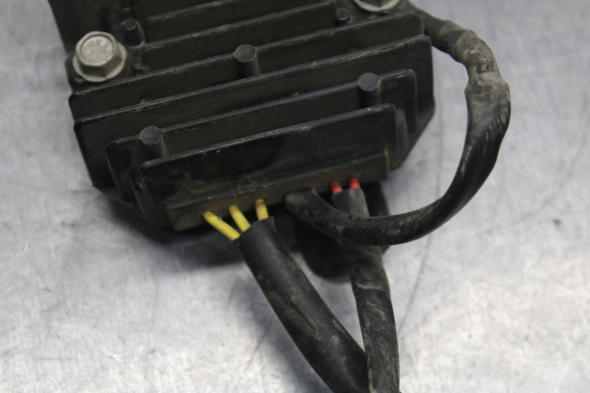 13-16 KTM 390 DUKE RECTIFIER VOLTAGE REGULATOR BB748
