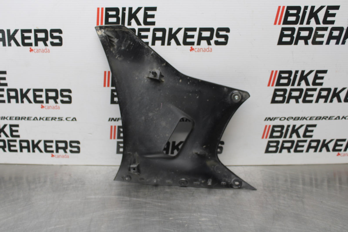 22-25 YAMAHA YZF R7 LEFT LOWER BOTTOM BELLY SIDE FAIRING COWL BB00