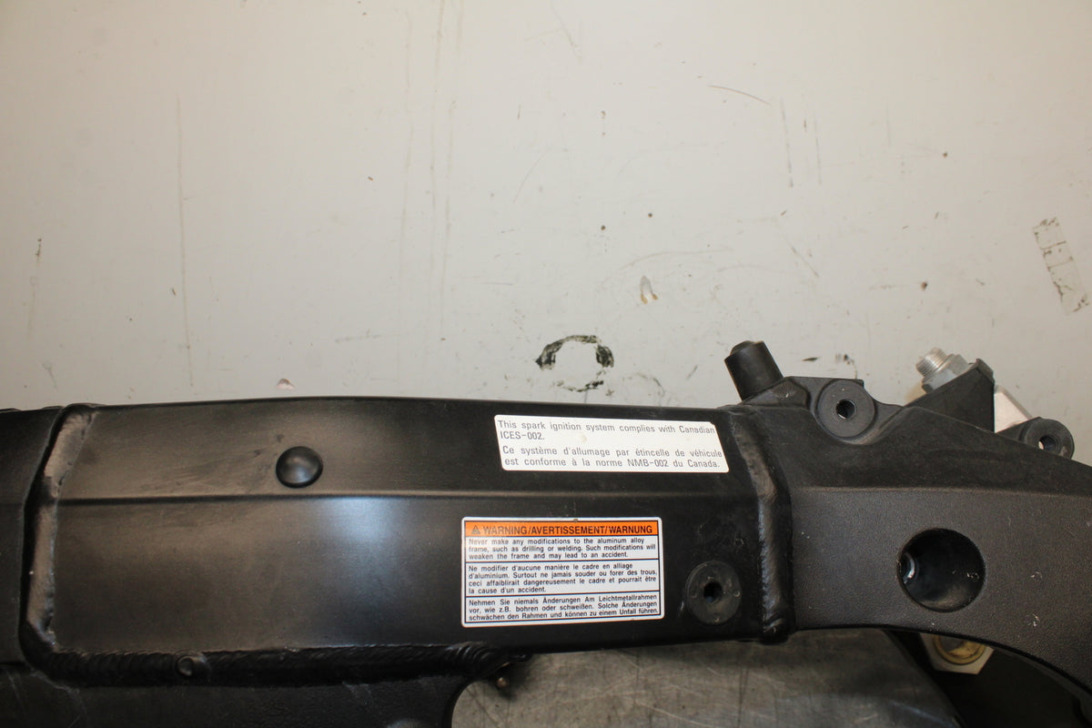 05-06 SUZUKI GSXR1000 FRAME CHASSIS BB677