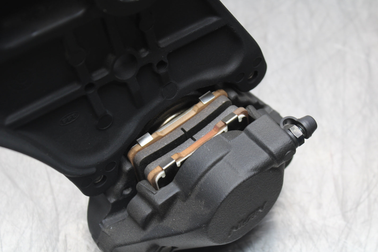 23-24 KAWASAKI NINJA ZX14R NEW!! REAR BACK BRAKE CALIPER W MOUNT BRACKET BB153