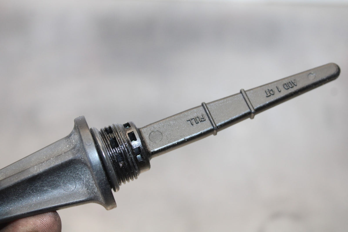 03-17 VICTORY VEGAS ENGINE MOTOR OIL DIPSTICK GAUGE BB874