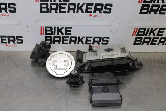17-20 BMW S1000R IGNITION LOCK KEY SET W/ GAS CAP AND SEAT LOCK BB909