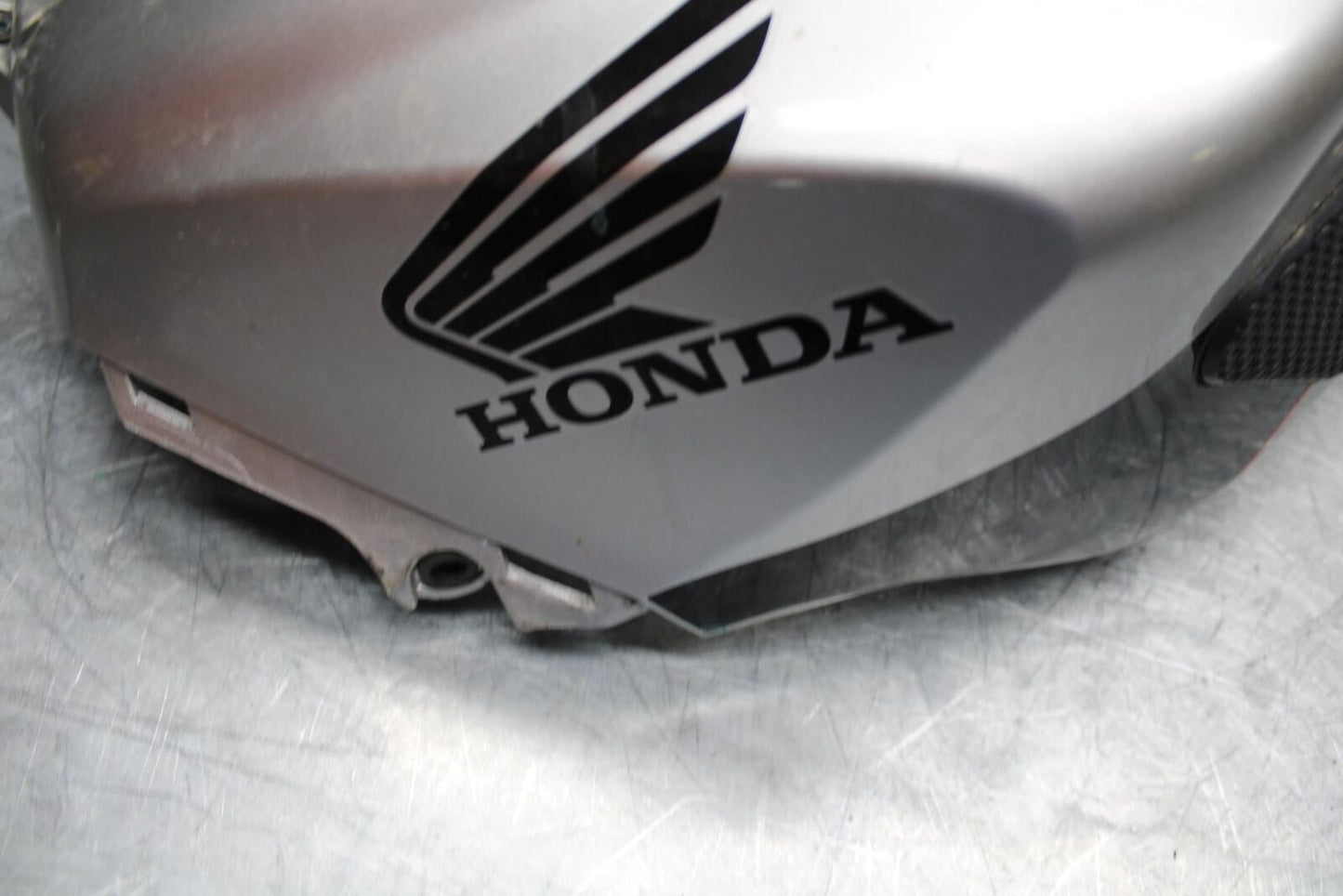 05-06 HONDA CBR600RR GAS TANK FUEL CELL COVER FAIRING COWL BB444