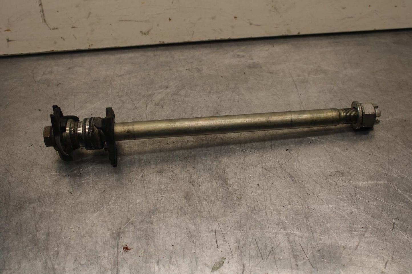 12-17 KAWASAKI ER-6N Z650 REAR AXLE BACK WHEEL RIM PIVOT BOLT AXEL BB607