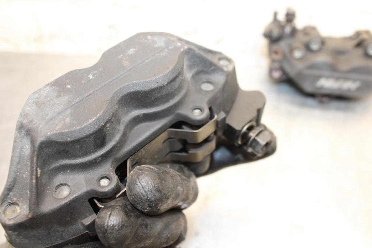 2006 Honda CBR600F4i RIGHT LEFT FRONT BRAKE CALIPER SET PAIR CALIPERS BB567