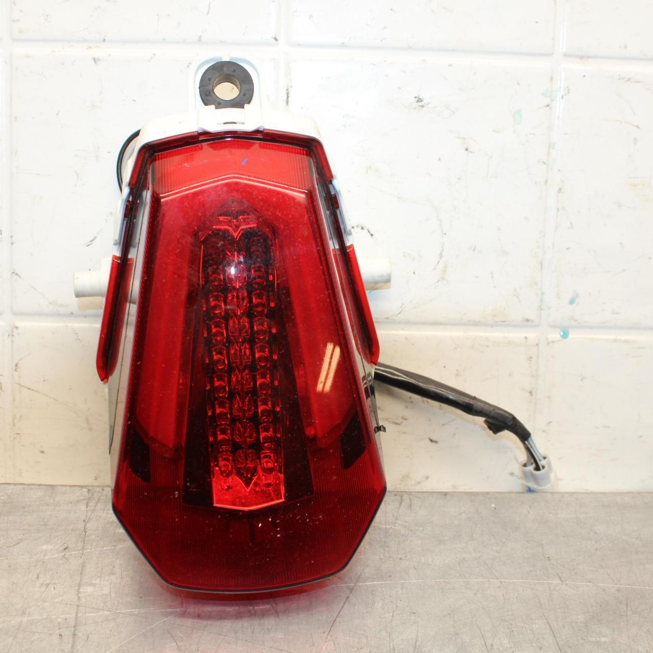 20 SUZUKI GSXR 1000 REAR TAIL TAILLIGHT BACK BRAKE LIGHT BB597