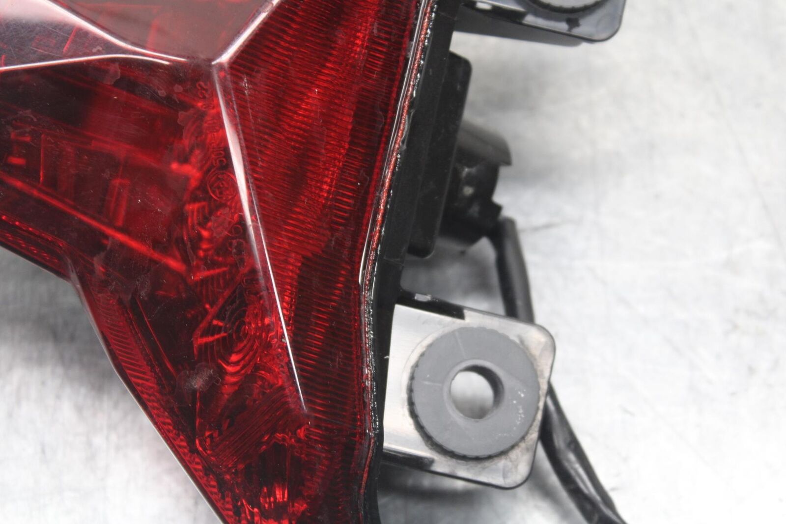 23 KAWASAKI NINJA ZX6R 636 REAR TAIL TAILLIGHT BACK BRAKE LIGHT BB609