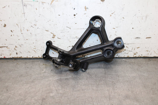 17-24 KTM 390 DUKE RIGHT REARSET REAR SET DRIVER FOOT PEG BRACKET MOUNT BB734