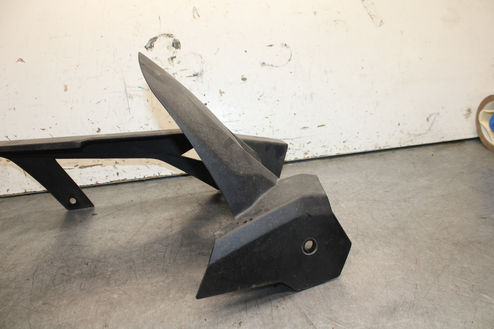 19-22 KAWASAKI Z400 REAR BACK DRIVE CHAIN GUARD COVER SHIELD BB738