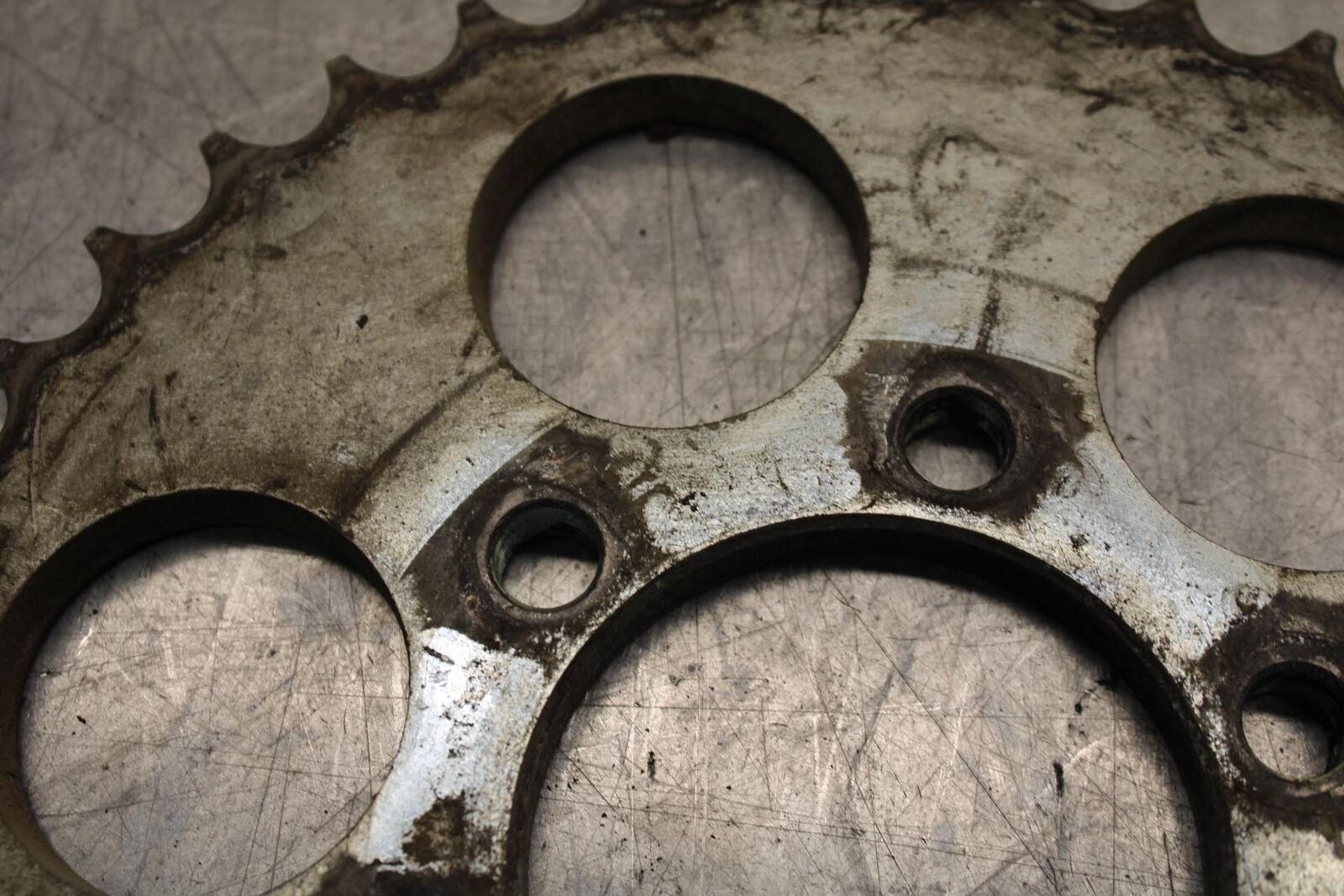 75 SUZUKI GT 550 FRONT AND REAR BACK SPROCKET BB67