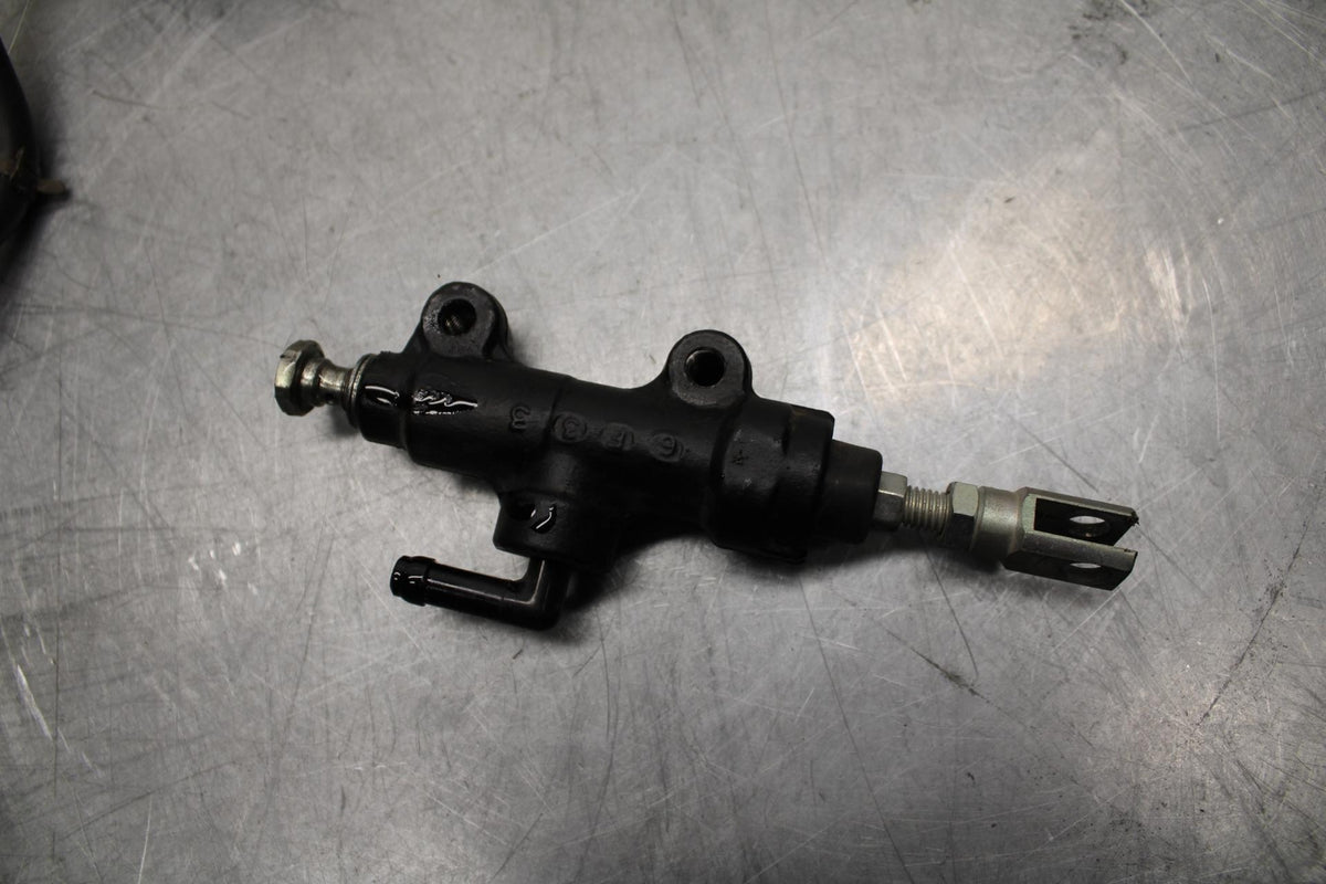 06-07 TRIUMPH DAYTONA 675 DAYTONA 675 REAR BACK BRAKE MASTER  BB441