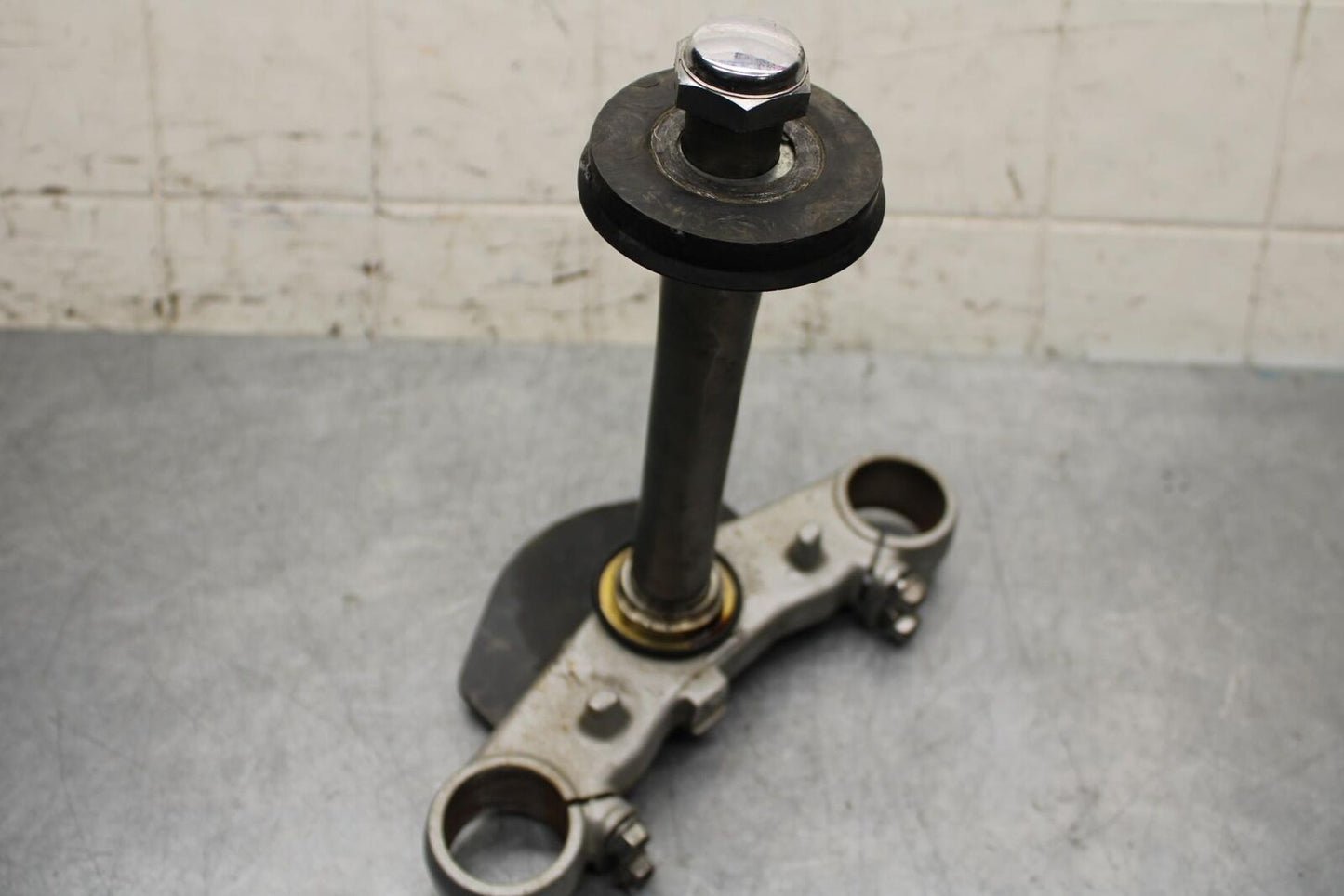 2006 Suzuki SV650S FRONT FORKS CLAMP LOWER TRIPLE TREE STEM BB65