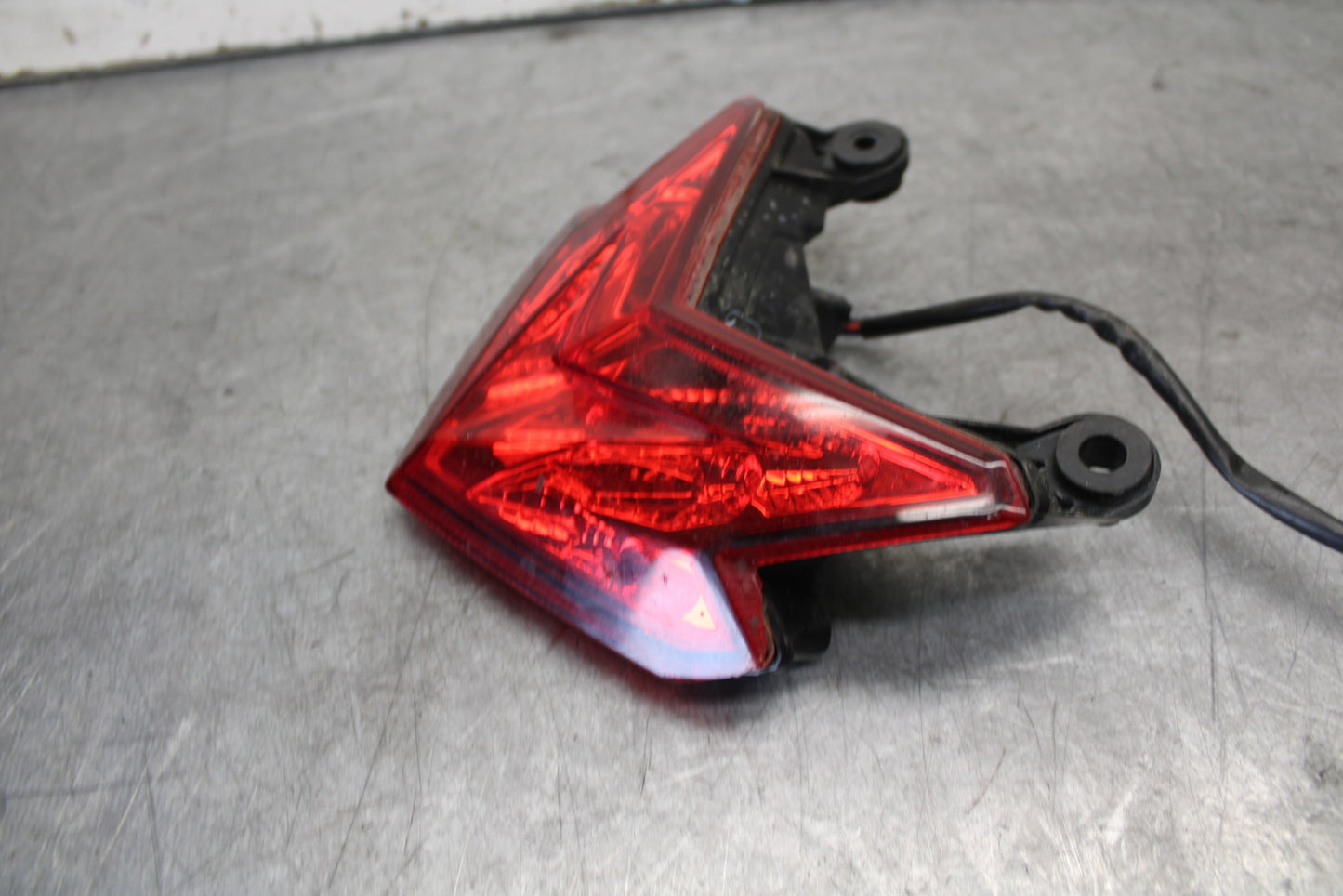 13-18 KAWASAKI NINJA ZX6R REAR TAIL TAILLIGHT BACK BRAKE LIGHT BB682