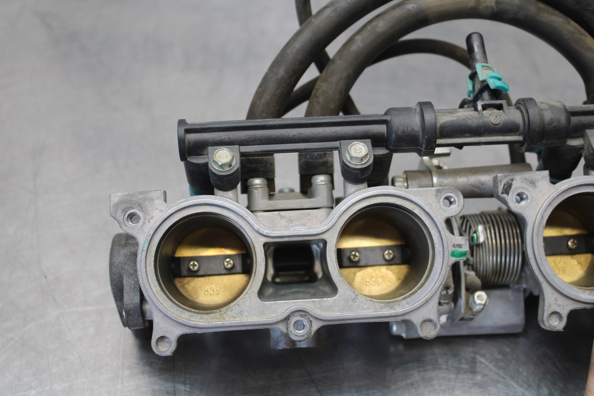 12 HONDA CB1000R MAIN FUEL INJECTORS / THROTTLE BODIES BB200