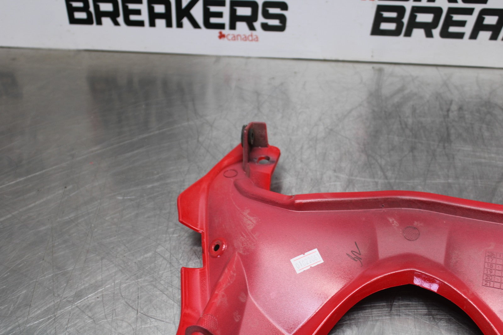 18-23 KAWASAKI NINJA 400 EX400 ABS CENTER REAR BACK TAIL FAIRING COWL BB177