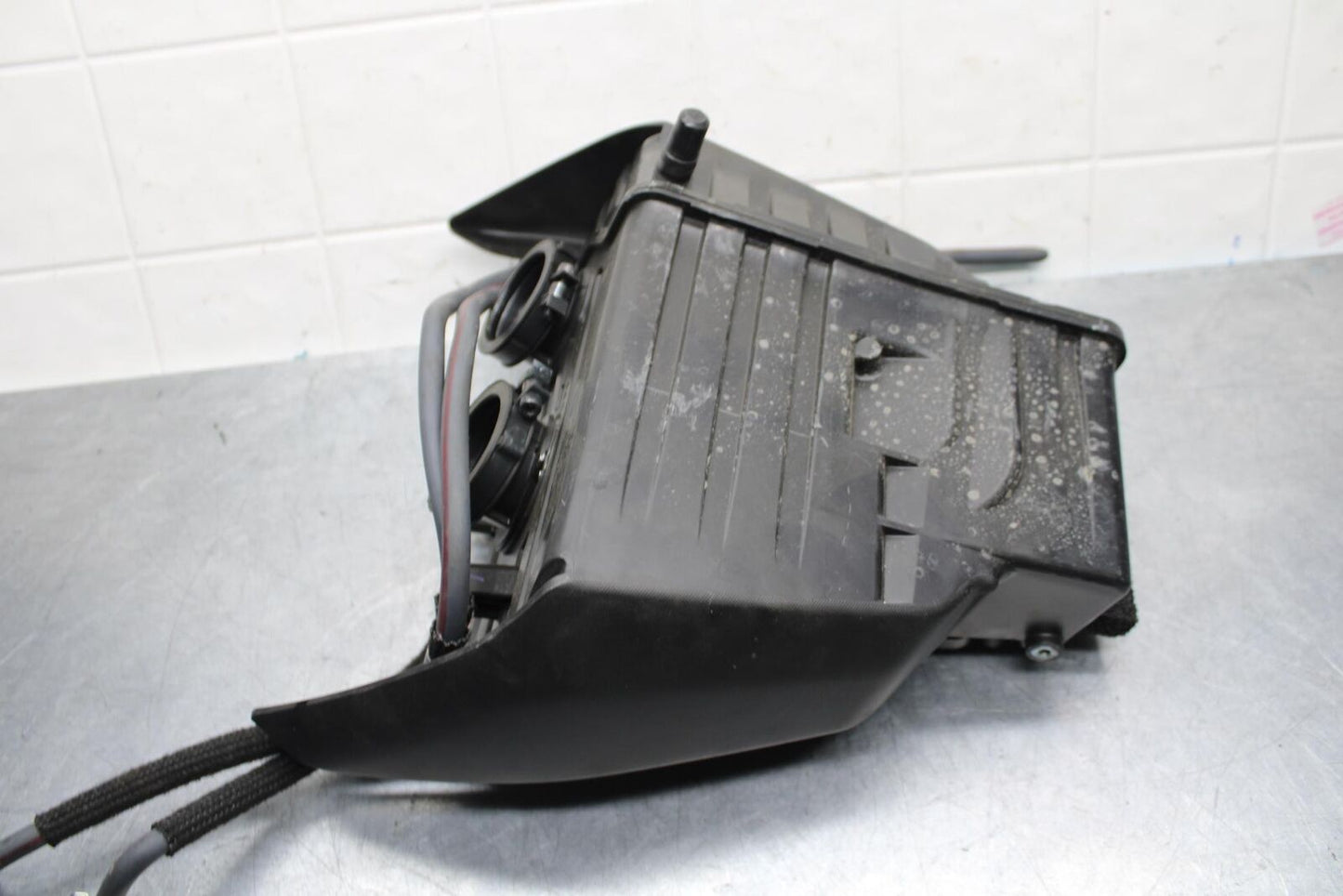 22-23 YAMAHA YZF R7 AIRBOX AIR INTAKE FILTER BOX BB583
