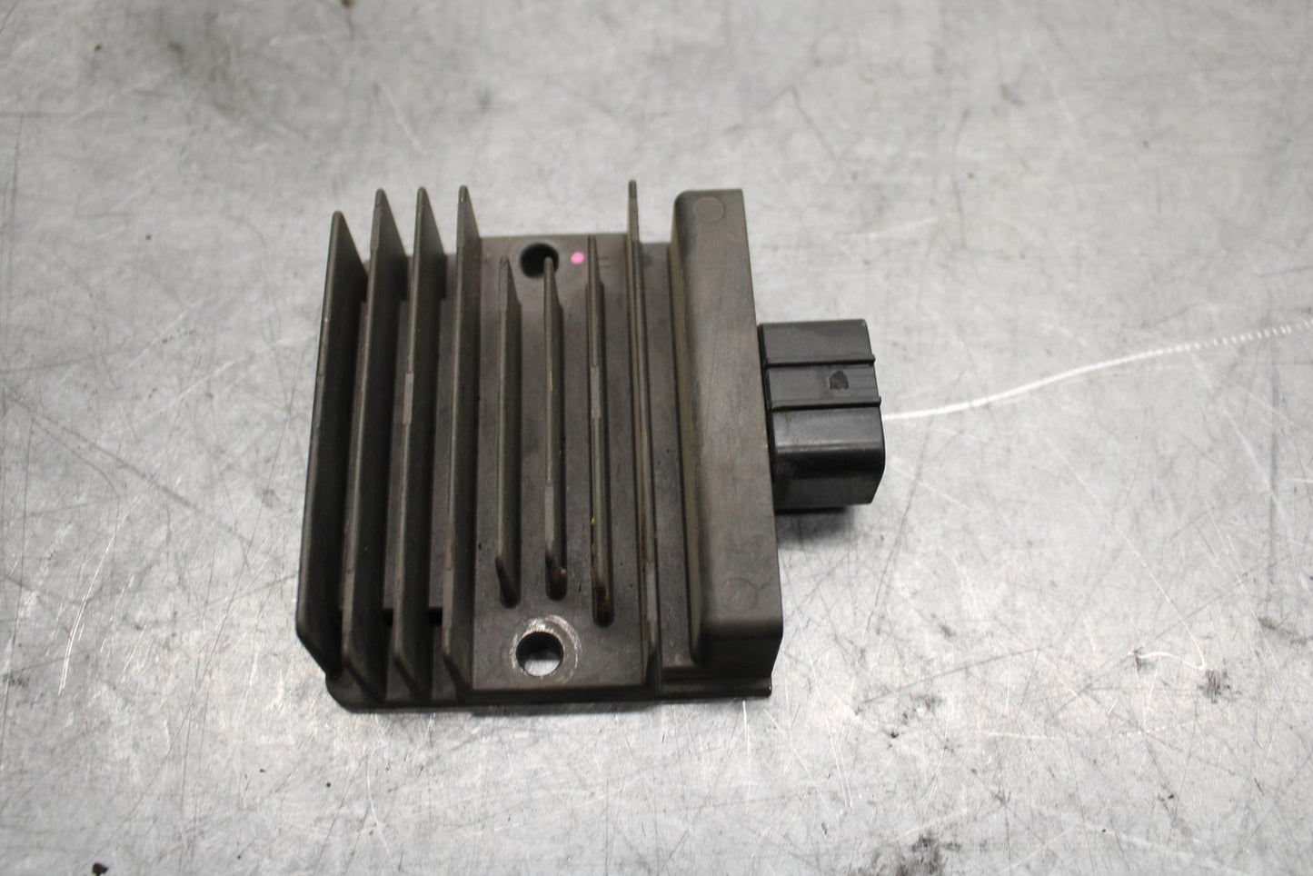 17 KAWASAKI Z900 ZR900 RECTIFIER VOLTAGE REGULATOR 21066-0753 BB549