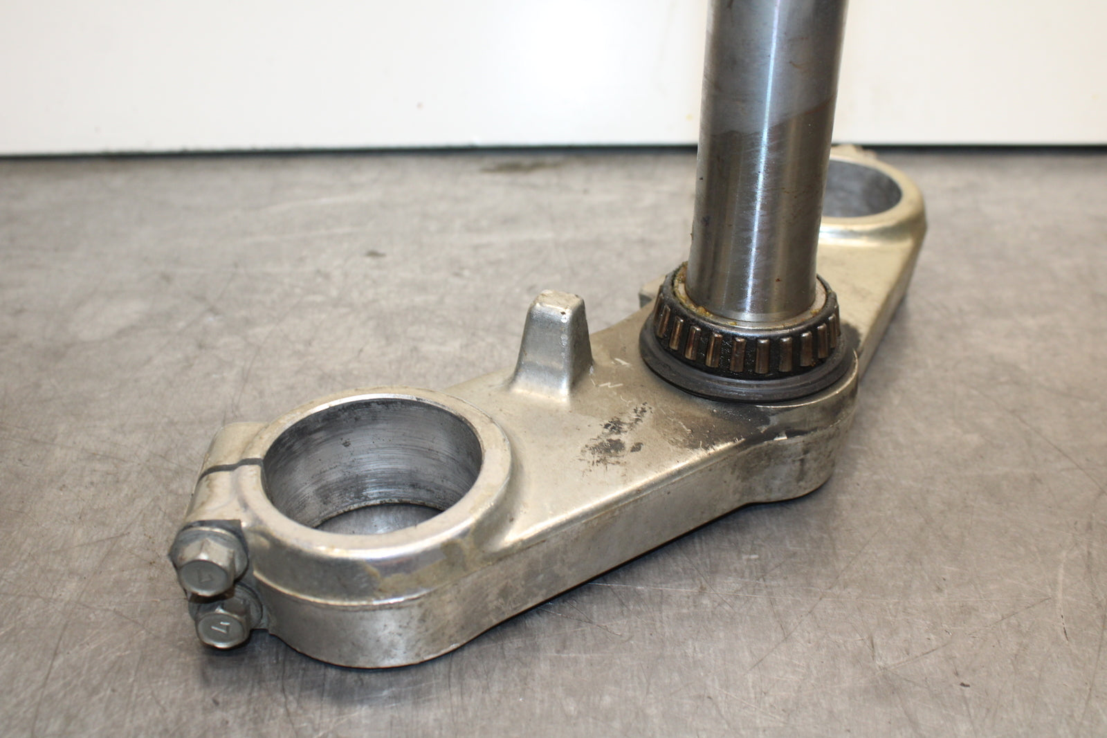 93-94 KAWASAKI NINJA ZX7R FRONT FORKS CLAMP LOWER TRIPLE TREE STEM BB124