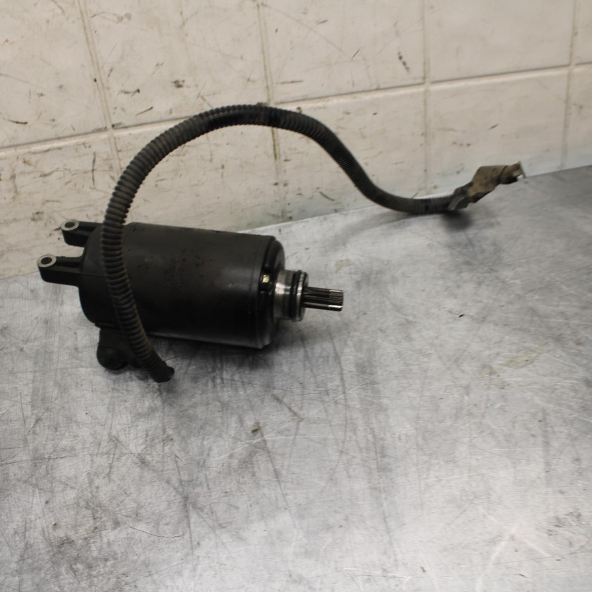 91-92 SUZUKI GSXR750 M  ENGINE STARTING STARTER MOTOR -DC 12V BB493