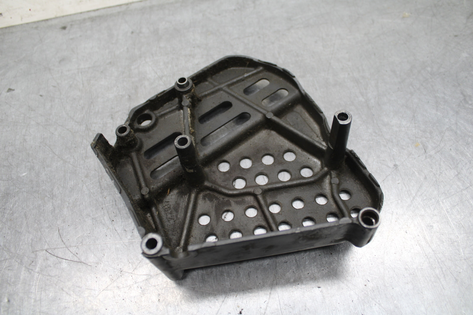 91-92 SUZUKI GSXR750 M  ENGINE SPROCKET COVER BB125