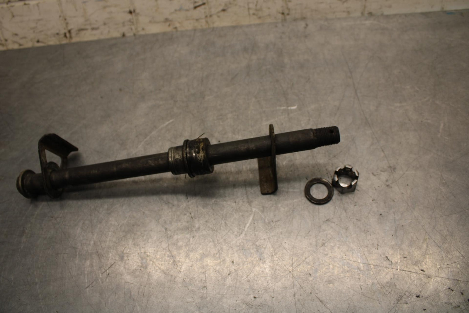 2006 Suzuki SV650S REAR AXLE BACK WHEEL RIM PIVOT BOLT AXEL BB65