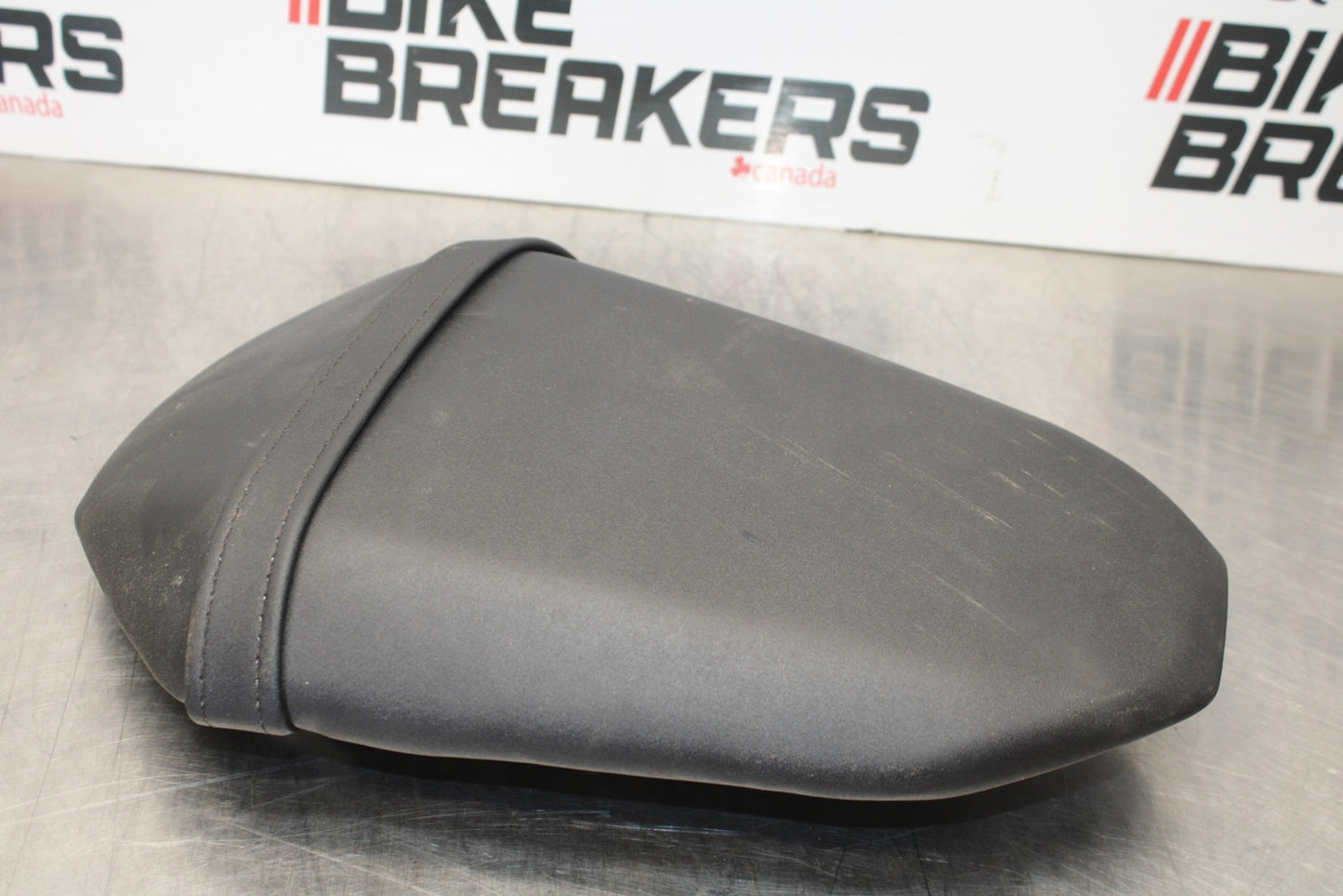 23-24 YAMAHA MT-07 REAR BACK PASSENGER TANDEM SEAT PAD SADDLE PILLION BB194