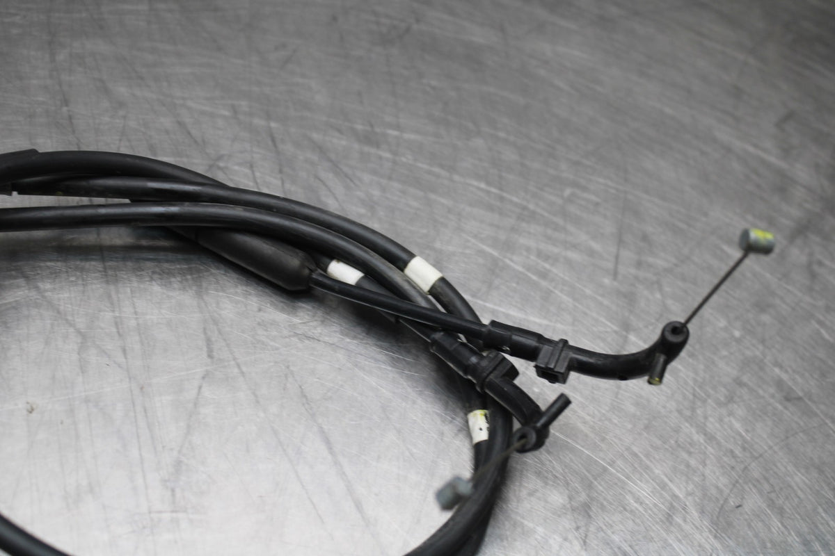 23 YAMAHA YZF R3 THROTTLE CABLES LINES BB806