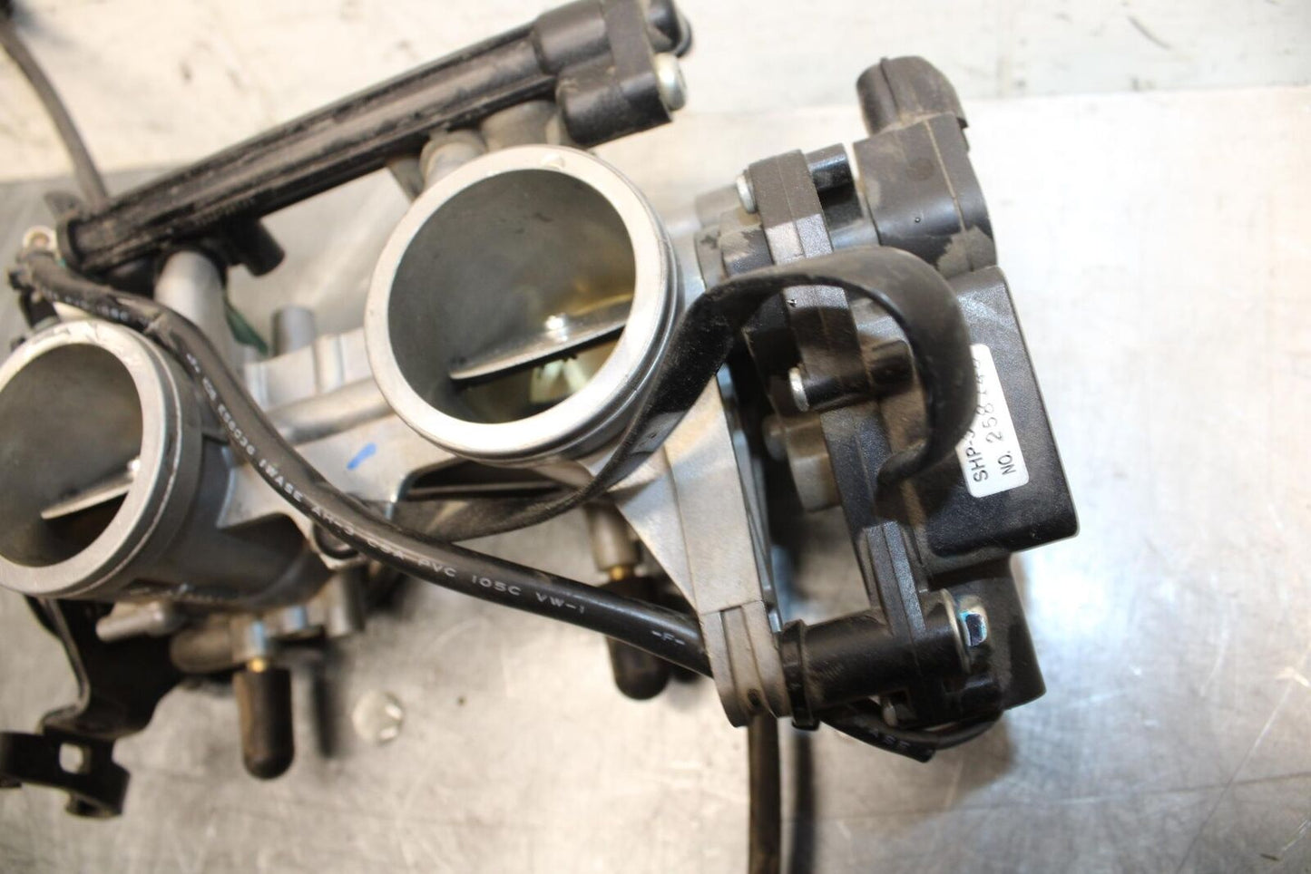 15-17 KAWASAKI EX 650 NINJA  EX 650 ABS FUEL INJECTORS / THROTTLE BODIES BB494