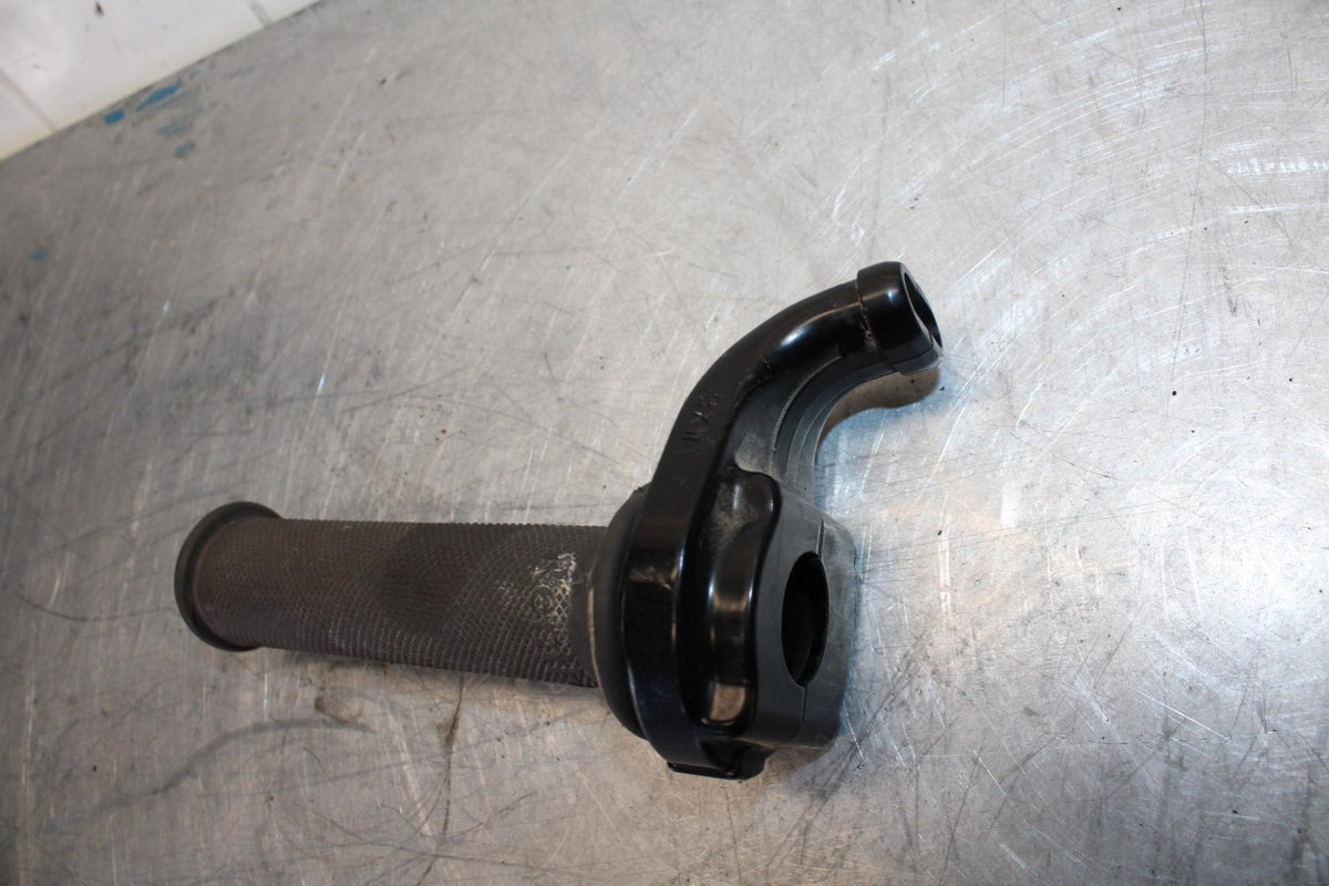 07-08 YAMAHA YZF R1 THROTTLE CABLE LINE HOUSING GUIDE BB439