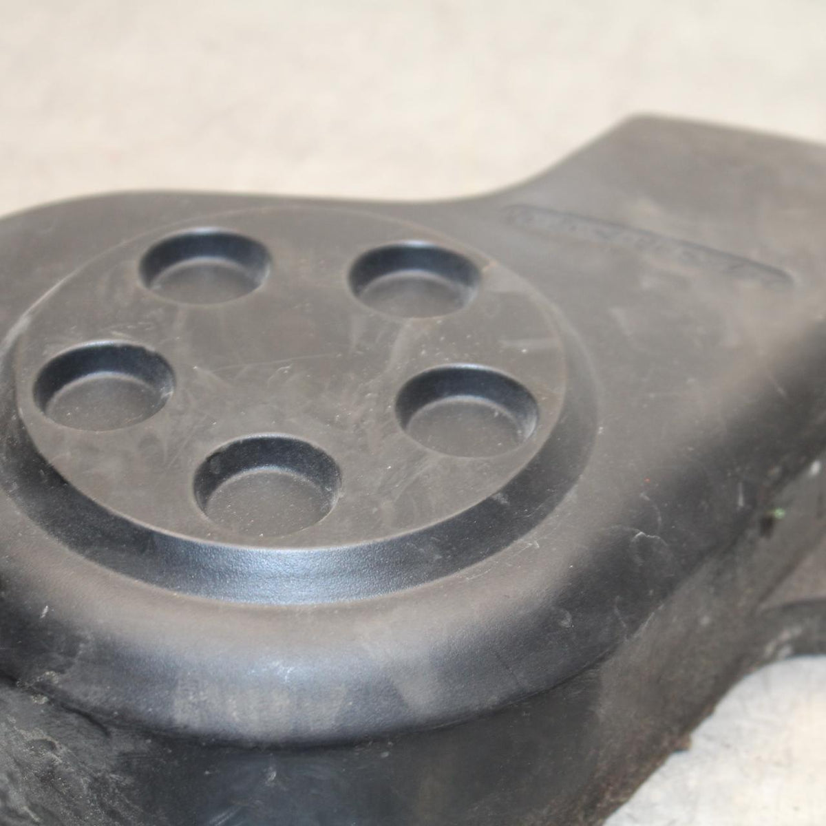 01-06 HONDA CBR600F4I ENGINE SPROCKET COVER BB644