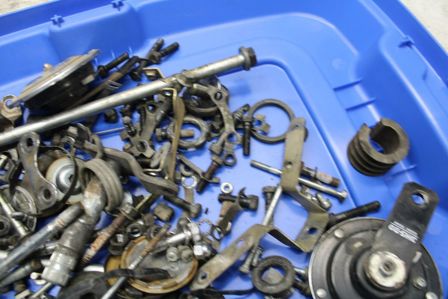 80-81 YAMAHA XS1100 SPECIAL ENGINE MOUNTING BOLTS HARDWARE MOTOR SCREWS BB377