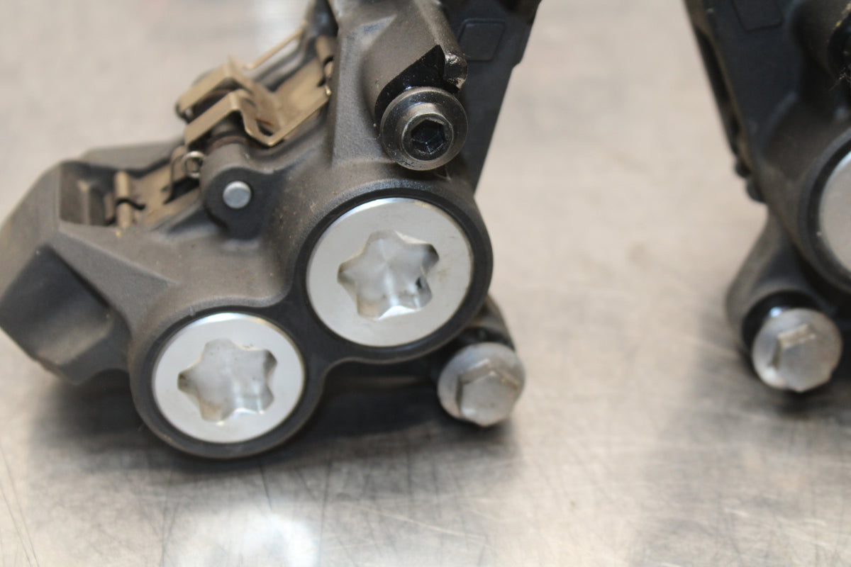 14-17 YAMAHA FZ07 RIGHT LEFT FRONT BRAKE CALIPER SET PAIR CALIPERS BB162