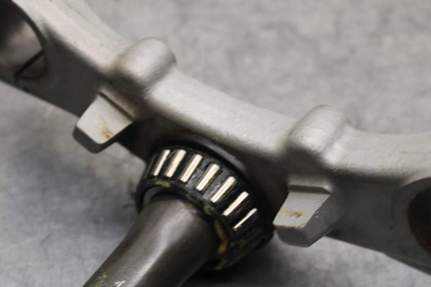 04-09 SUZUKI GS 500 FH GS500F FRONT FORKS CLAMP LOWER TRIPLE TREE STEM BB97