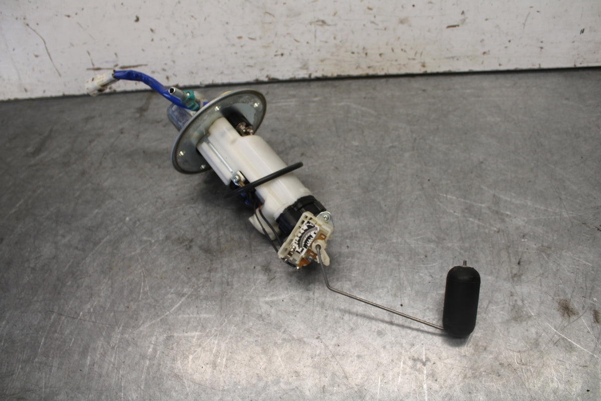 06-07 SUZUKI GSXR 600 FUEL PUMP GAS PETROL SENDER UNIT BB694