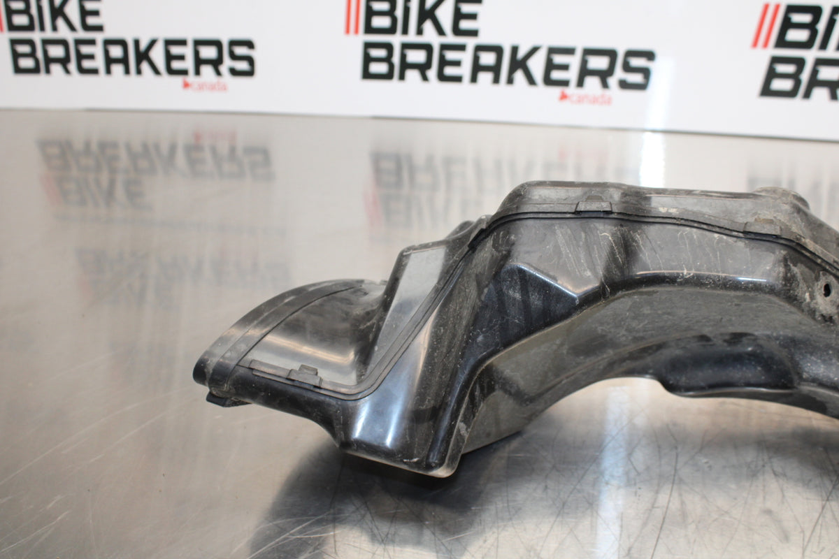 11 SUZUKI GSXR1000 RIGHT LEFT AIR INTAKE DUCTS BB142