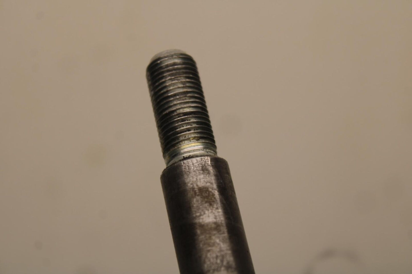 1985 Honda Shadow 500 VT500C FRONT WHEEL RIM AXLE PIVOT BOLT 44301-MF5-750 BB615