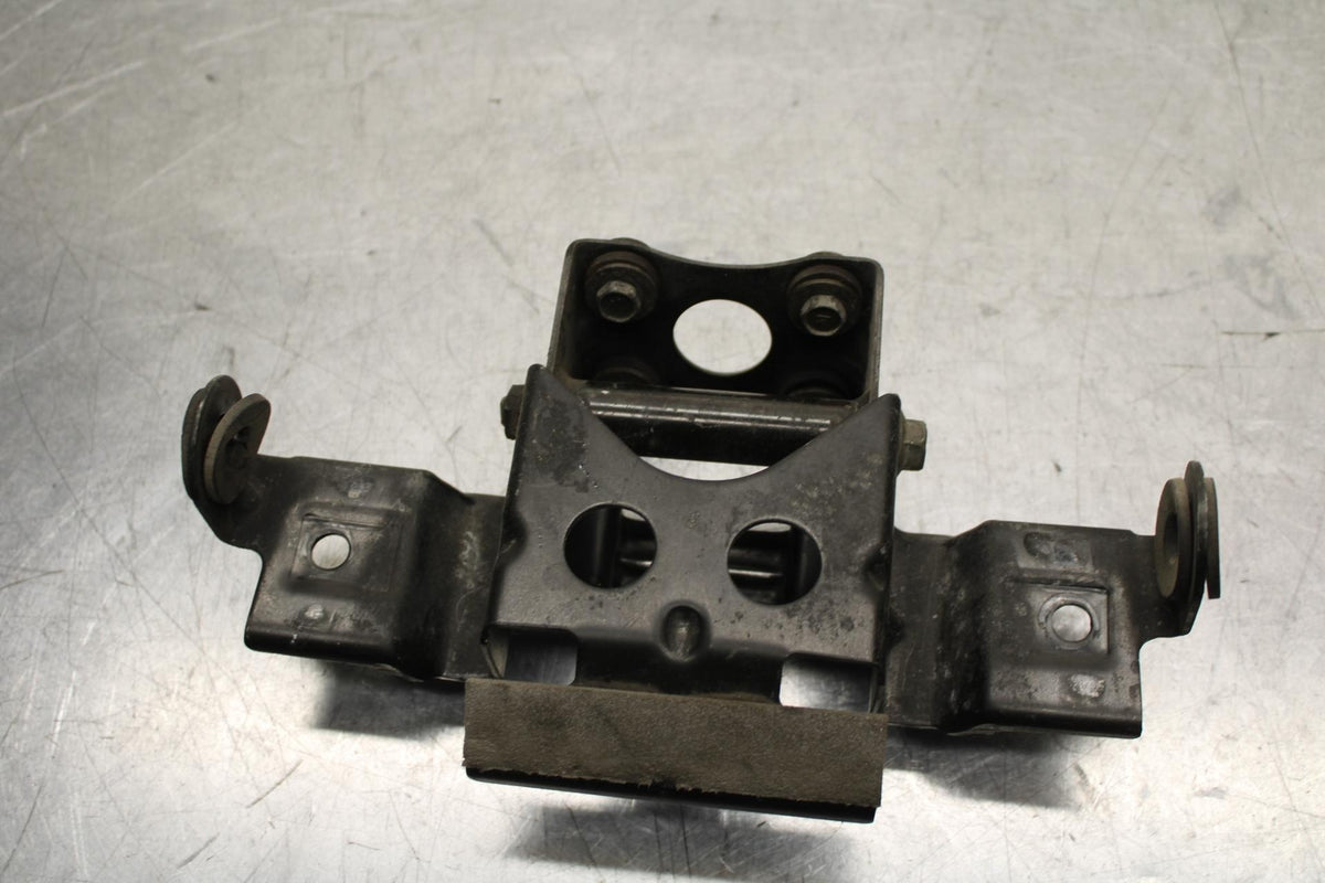 1999 Suzuki GSXR600 REAR BACK TAIL LIGHT MOUNT BRACKET BB580