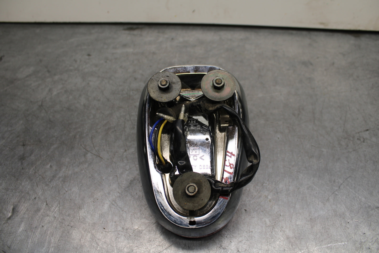 06-07 YAMAHA V STAR 1100 TAILLIGHT REAR TAIL BRAKE LIGHT BB124