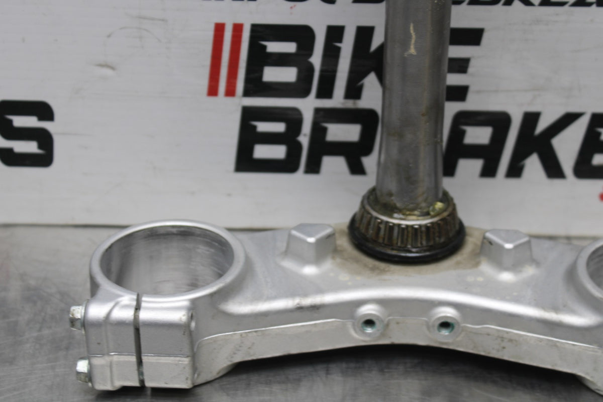 18 YAMAHA SUPER TENERE FRONT FORKS CLAMP LOWER TRIPLE TREE STEM BB832