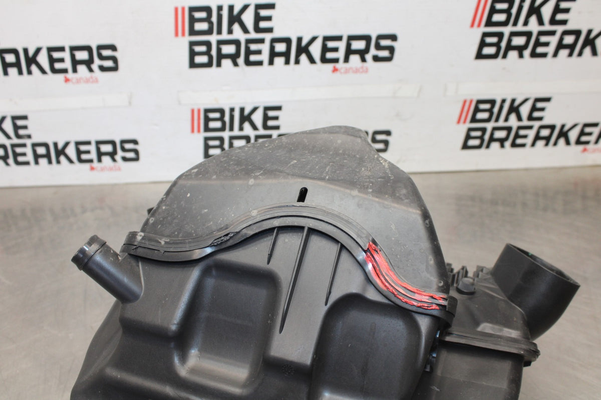 20-23 BMW F900R AIRBOX AIR INTAKE FILTER BOX BB923