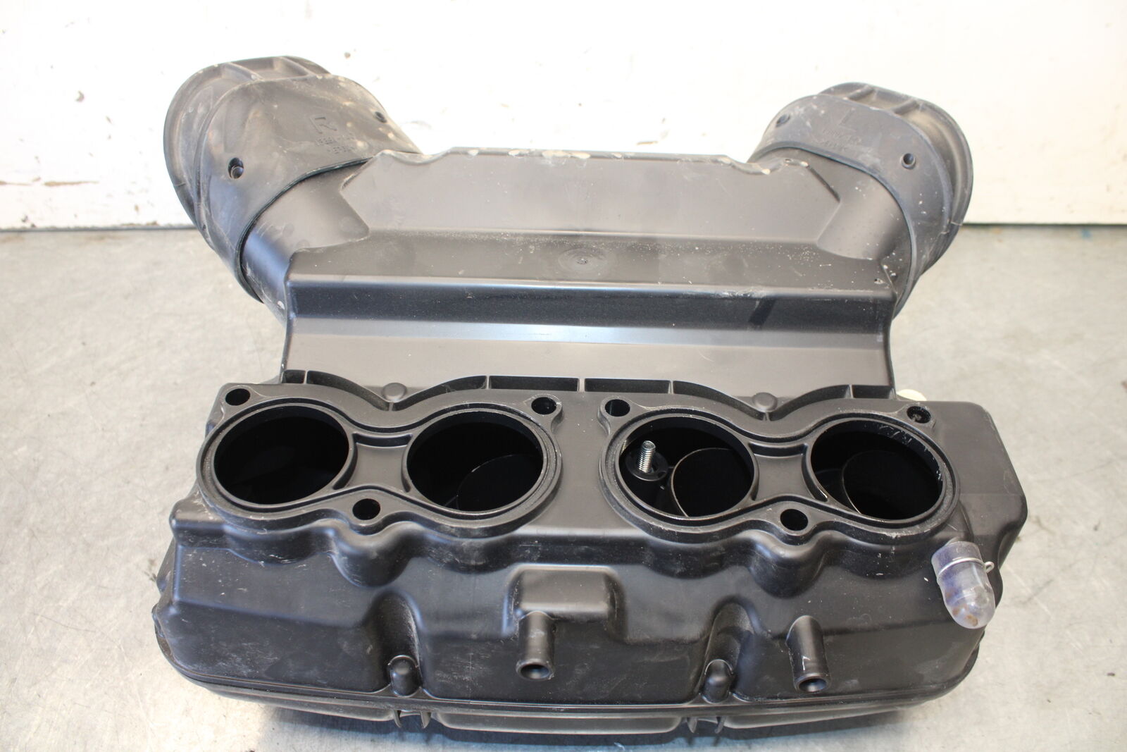 11-24 SUZUKI GSXR750 AIRBOX AIR INTAKE FILTER BOX  BB687